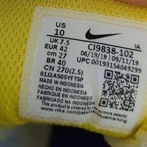 Nike shoes size 10